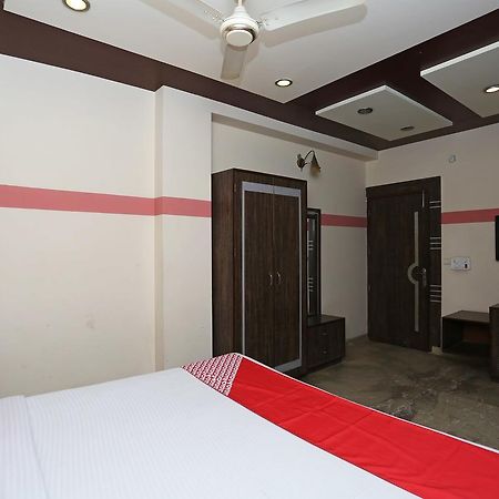 Sheel Gopal Vision Hotel Mathura Bagian luar foto