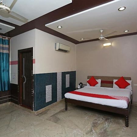 Sheel Gopal Vision Hotel Mathura Bagian luar foto