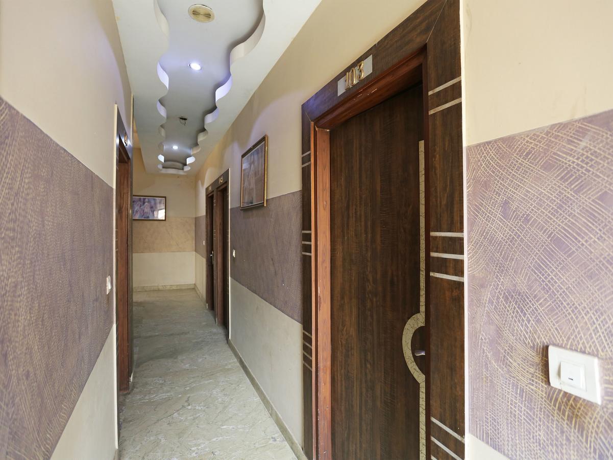 Sheel Gopal Vision Hotel Mathura Bagian luar foto