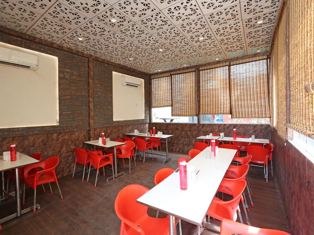Sheel Gopal Vision Hotel Mathura Bagian luar foto