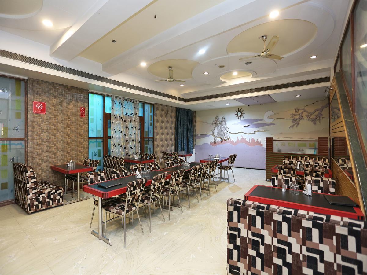 Sheel Gopal Vision Hotel Mathura Bagian luar foto