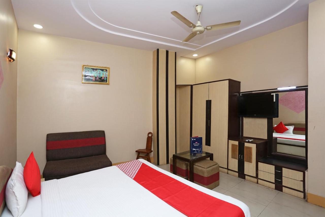 Sheel Gopal Vision Hotel Mathura Bagian luar foto