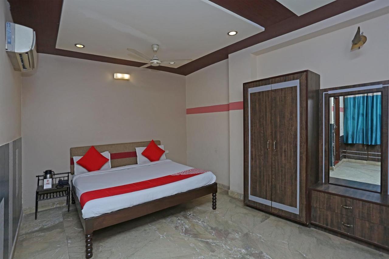 Sheel Gopal Vision Hotel Mathura Bagian luar foto
