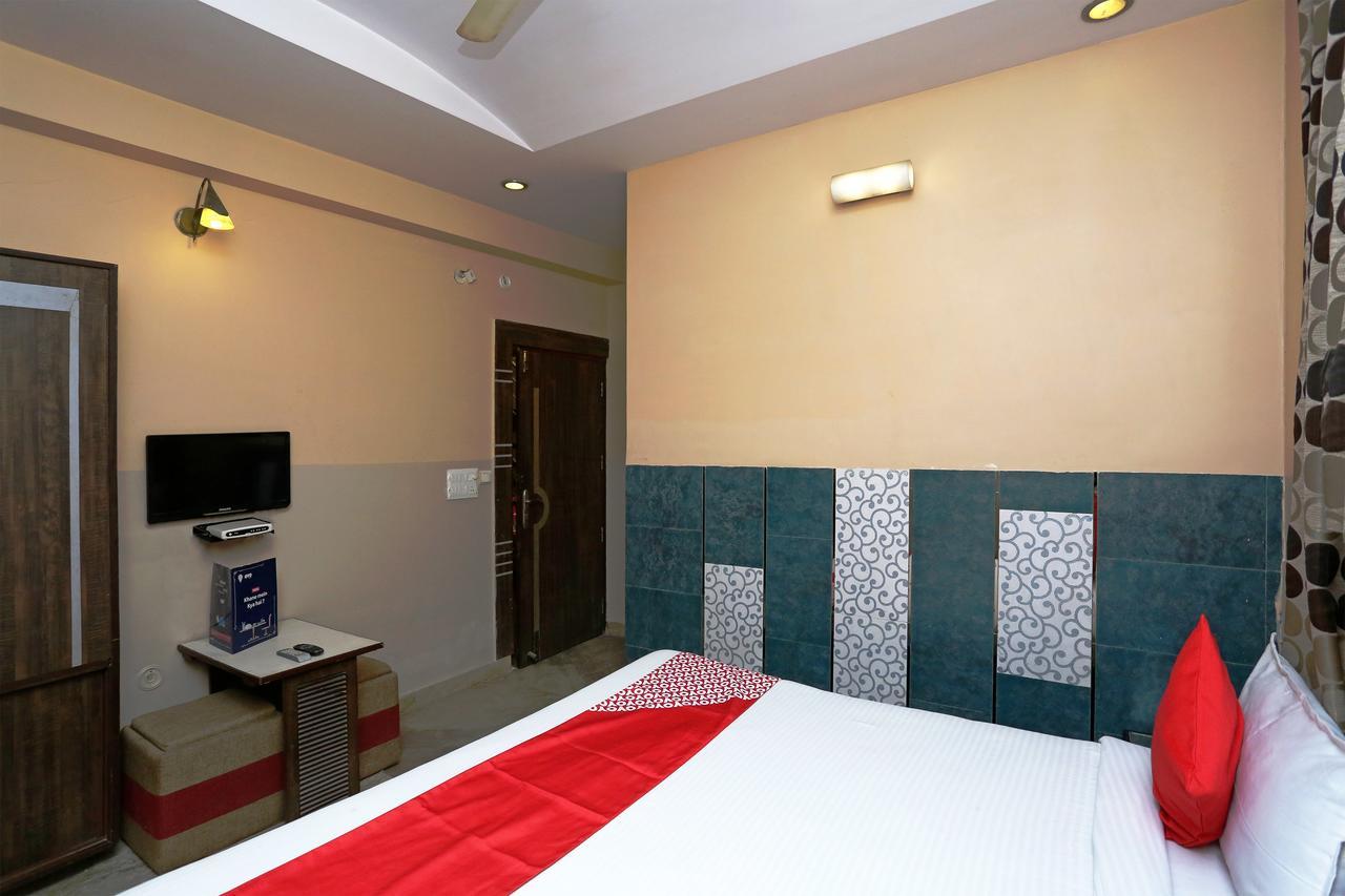 Sheel Gopal Vision Hotel Mathura Bagian luar foto