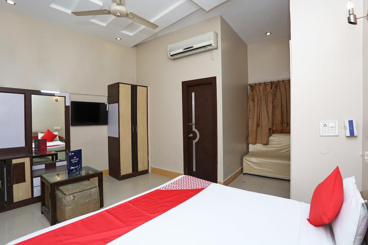 Sheel Gopal Vision Hotel Mathura Bagian luar foto