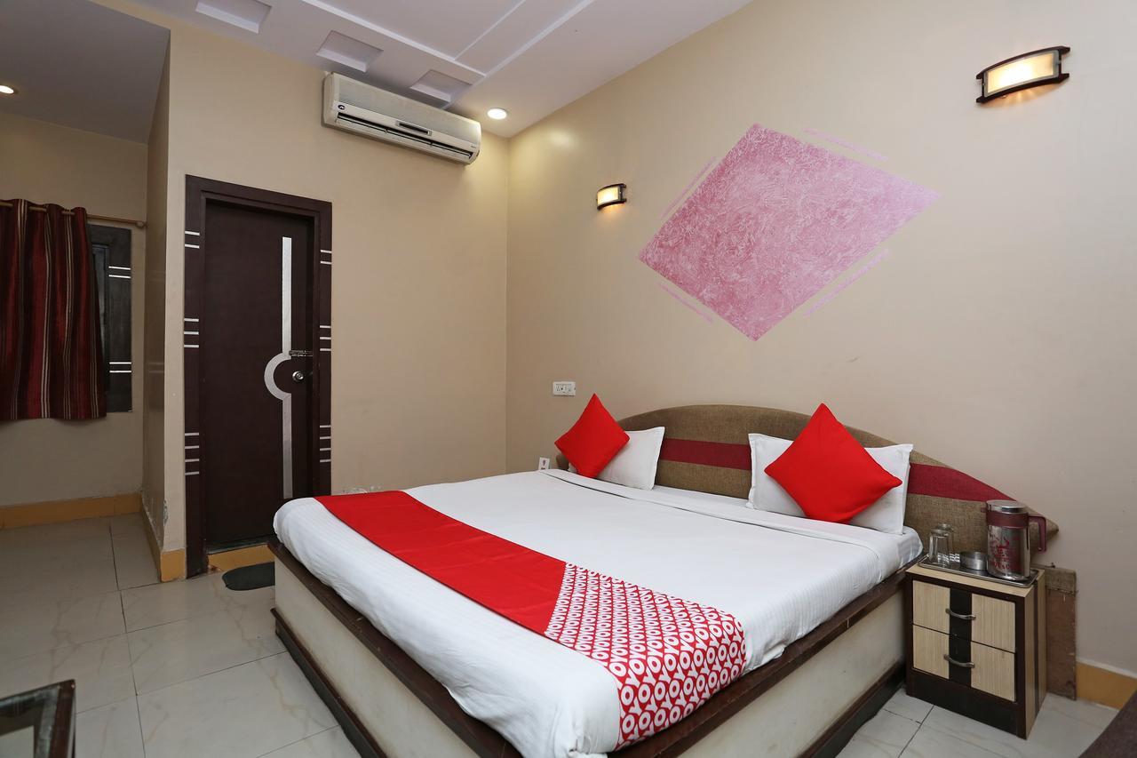 Sheel Gopal Vision Hotel Mathura Bagian luar foto